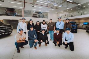 Ford Perú recibe a los estudiantes del programa Ford en una jornada práctica sobre datos y tecnología