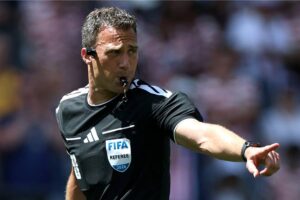 Los aficionados a la Copa Mundial de la FIFA adoptan Referee View mientras la IA de Lenovo acerca a los espectadores al campo