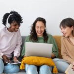 La IA deja de ser solo una herramienta: el 22% de los jóvenes latinoamericanos ya la usa como una amiga, según una investigación realizada por Kaspersky